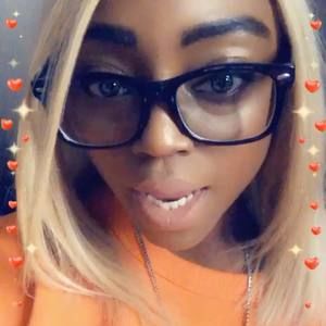 Meet your Posher, Toya